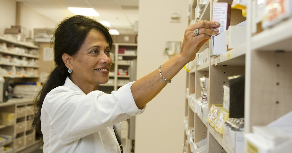 DHEA vs Pregnenolone: Which to Choose and for Whom